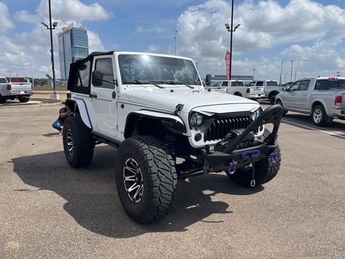 Used 2013 Jeep Wrangler Sport AWD/4WD image 8