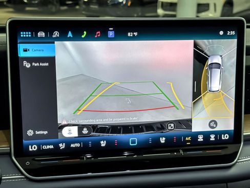 New 2026 Volkswagen Tiguan SEL R-Line AWD/4WD image 19