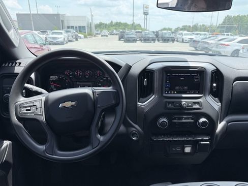 Used 2024 Chevrolet Silverado 1500 Custom RWD image 10