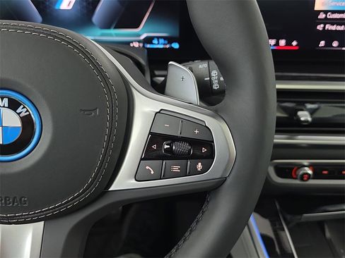 New 2026 BMW X5 xDrive50e w/ Executive Package image 18