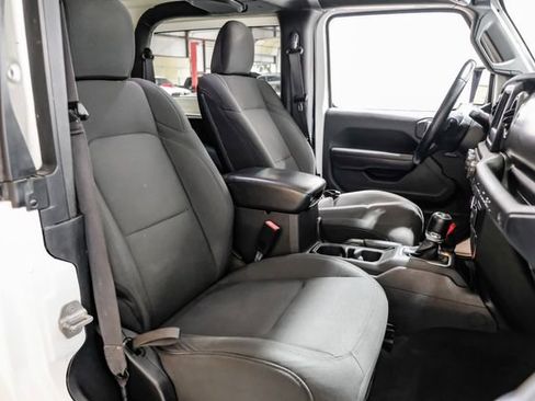 Used 2018 Jeep Wrangler Sport S image 39