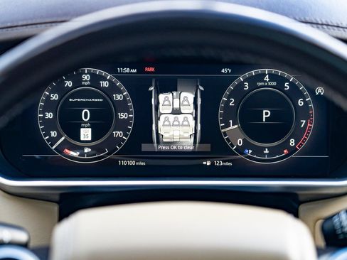 Used 2018 Land Rover Range Rover Supercharged AWD/4WD image 10
