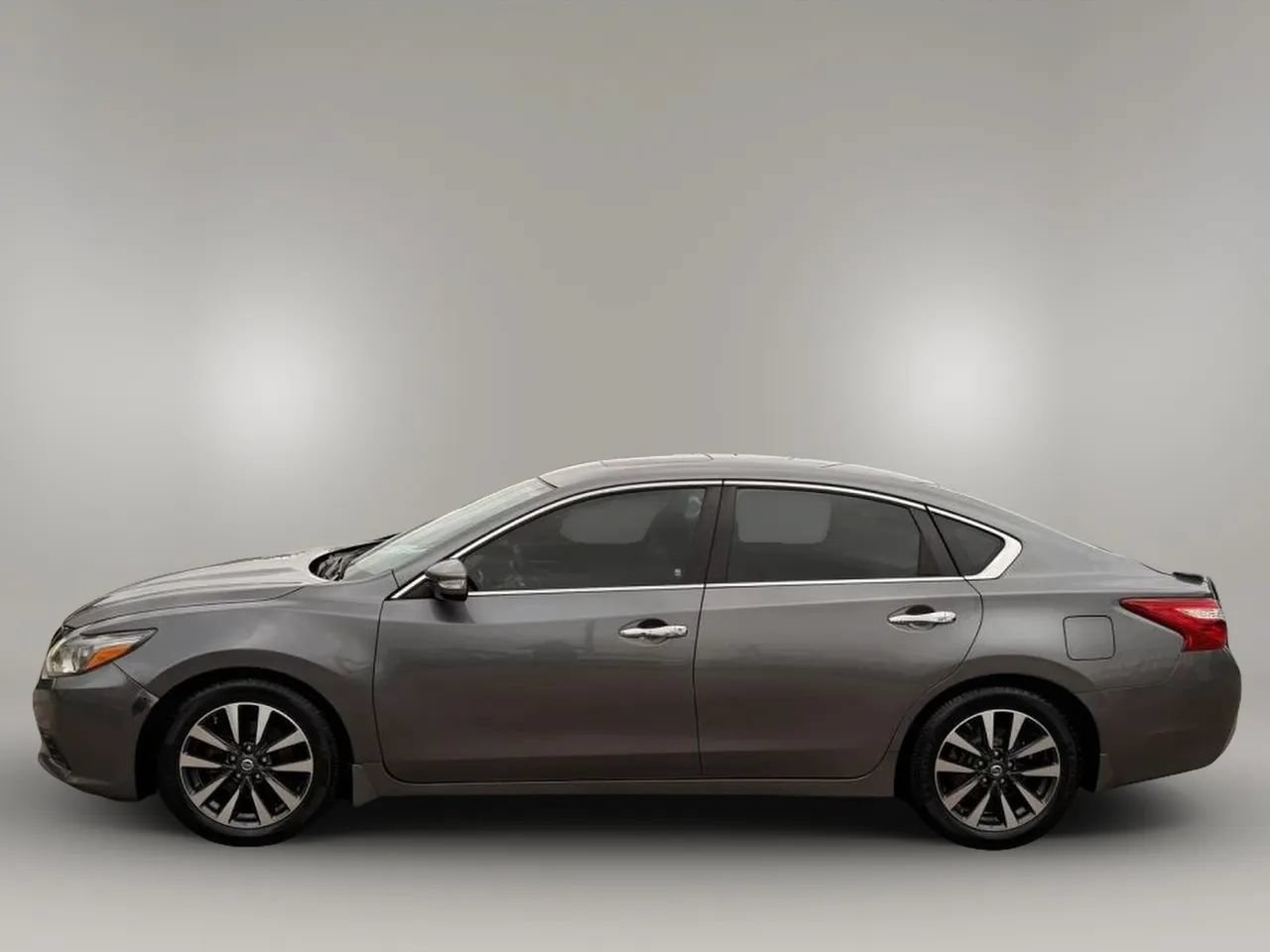 Used 2016 Nissan Altima 2.5 SL w/ 2.5 Technology w/LED Package FWD image 7