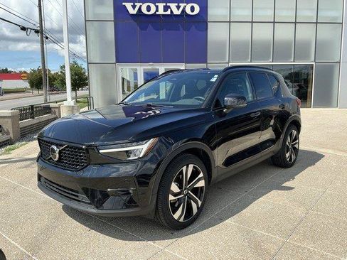 Certified 2023 Volvo XC40 B5 Plus w/ Protection Package Premier AWD/4WD image 1