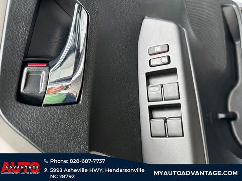 Used 2018 Toyota RAV4 XLE image 10