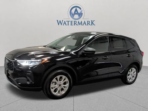 Used 2025 Ford Escape Active w/ Active Premium Tech Pack FWD image 1