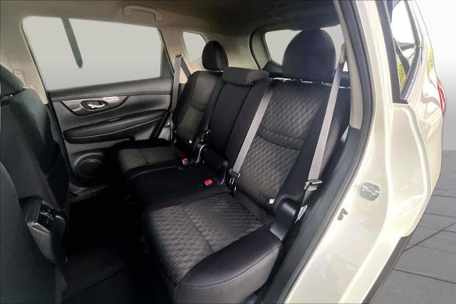 Certified 2020 Nissan Rogue SV FWD image 19