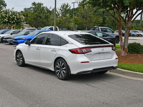 Used 2023 Honda Civic EX-L image 3