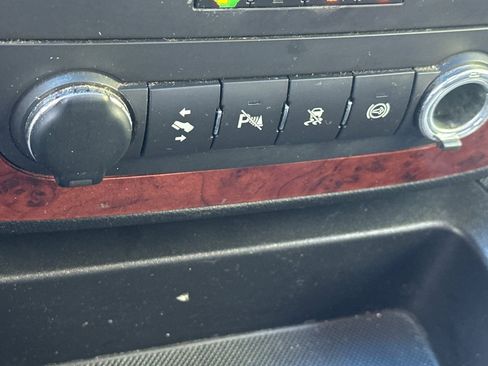 Used 2011 Chevrolet Silverado 2500 LTZ w/ LTZ Plus Package image 29