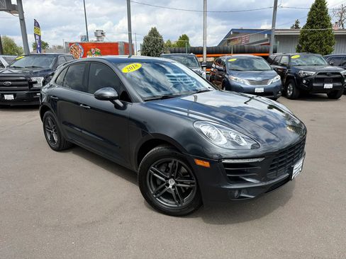 Used 2018 Porsche Macan Sport Edition AWD/4WD image 3