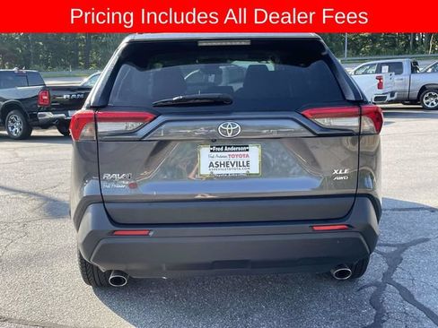 Used 2025 Toyota RAV4 XLE AWD/4WD image 4