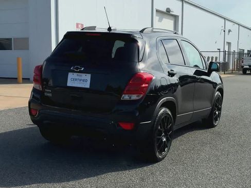 Used 2022 Chevrolet Trax LT w/ Midnight Edition FWD image 8