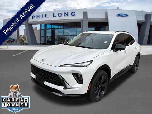 Used 2025 Buick Envision Sport Touring image 1