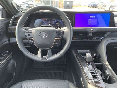 Used 2025 Toyota Crown Signia image 16