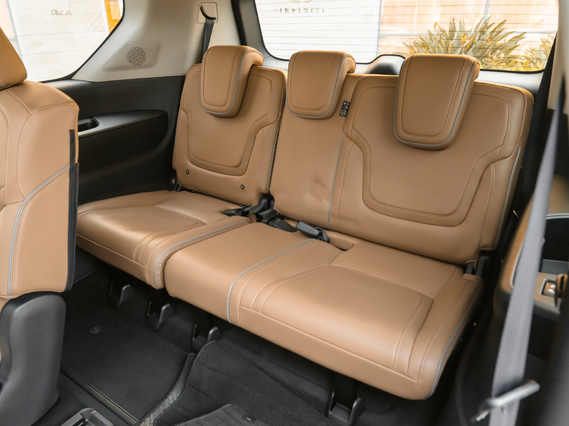 Certified 2025 INFINITI QX80 Luxe RWD image 27