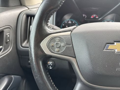 Used 2015 Chevrolet Colorado Z71 AWD/4WD image 8