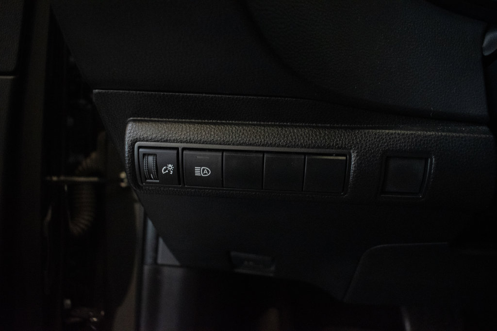 Used 2023 Toyota Corolla LE w/ Carpet Mat Package (TMS) FWD image 18
