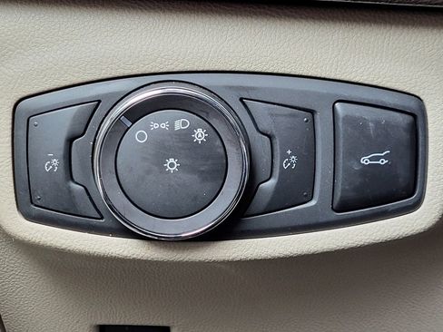 Used 2019 Lincoln MKC Select w/ Select Plus Package AWD/4WD image 13