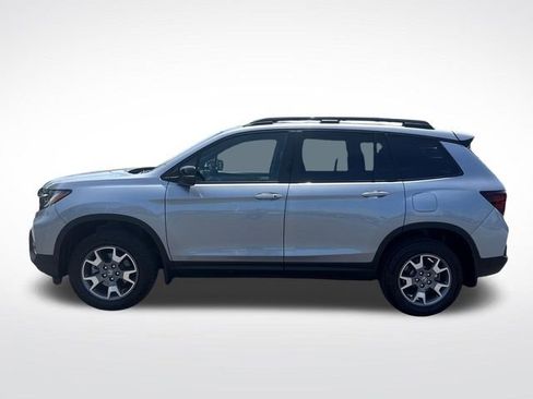 Certified 2023 Honda Passport TrailSport image 2