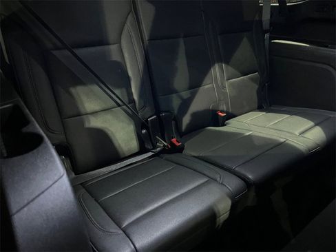 Used 2023 Chevrolet Suburban LT image 18