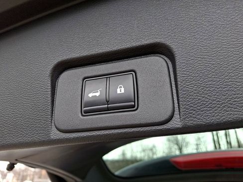 Used 2023 Nissan Rogue Platinum AWD/4WD image 31