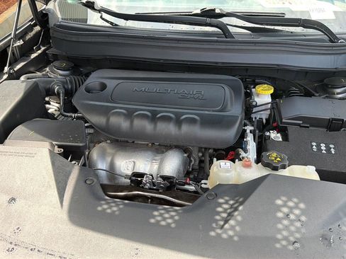 Used 2020 Jeep Cherokee Latitude Plus AWD/4WD image 32