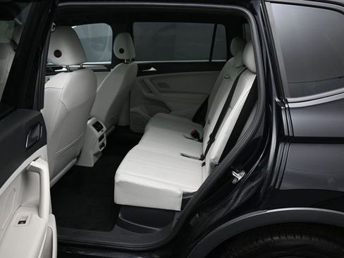 Used 2023 Volkswagen Tiguan SE R-Line image 30