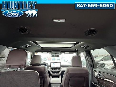 Used 2025 Ford Explorer Platinum w/ Ultimate Package AWD/4WD image 10