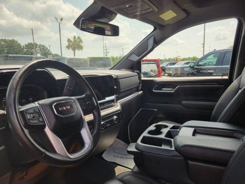 Used 2024 GMC Sierra 1500 SLT AWD/4WD image 10