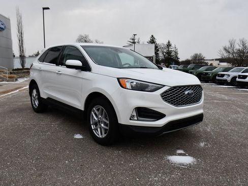 Used 2023 Ford Edge SEL w/ Convenience Package image 9