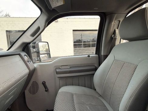 Used 2012 Ford F250 XL w/ Snow Plow Prep Pkg image 27