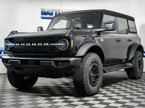 New 2026 Ford Bronco Outer Banks w/ Sasquatch Package AWD/4WD image 3