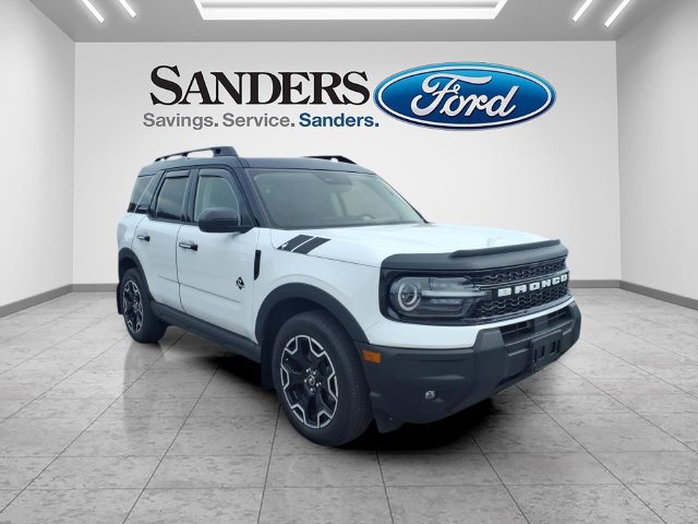 Used 2025 Ford Bronco Sport Outer Banks AWD/4WD image 1