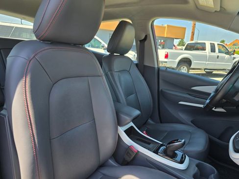 Used 2018 Chevrolet Bolt Premier w/ Driver Confidence II Package FWD image 3