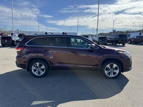 Used 2017 Toyota Highlander Limited image 8