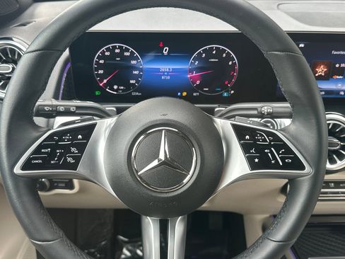 Certified 2025 Mercedes-Benz GLB 250 image 23