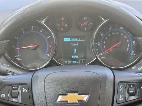 Used 2015 Chevrolet Cruze LT FWD image 6