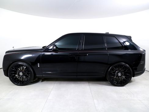 Certified 2022 Rolls-Royce Cullinan w/ Dark Exterior Package image 3