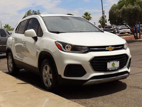 Used 2021 Chevrolet Trax LT AWD/4WD image 14