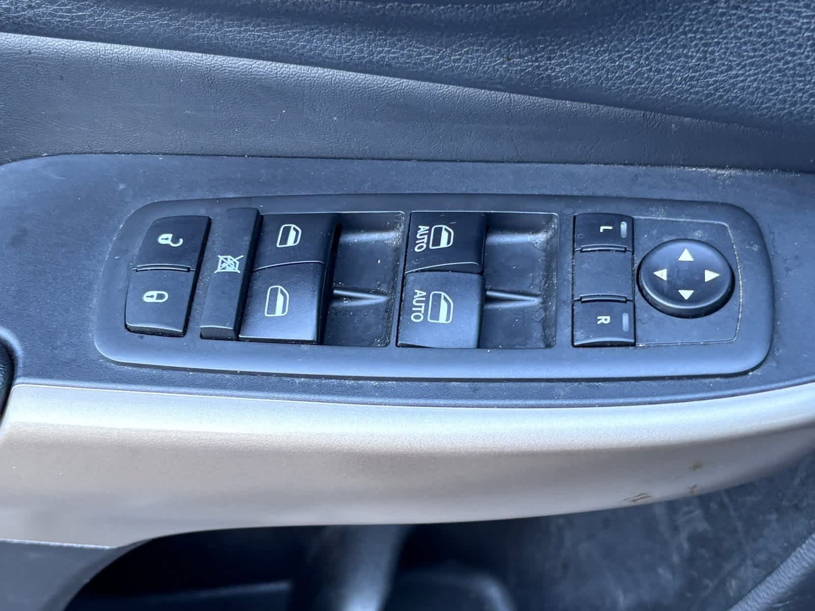 Used 2017 Jeep Cherokee Limited FWD image 12