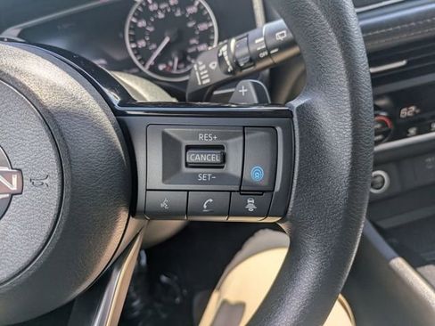 Used 2023 Nissan Rogue SV image 20