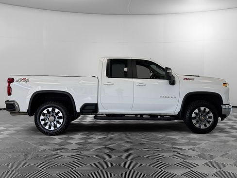 Used 2025 Chevrolet Silverado 2500 LT w/ Convenience Package image 9