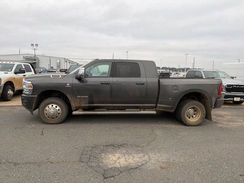 Used 2024 RAM 3500 Laramie image 11