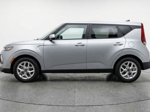 Used 2025 Kia Soul LX w/ LX Technology Package image 5