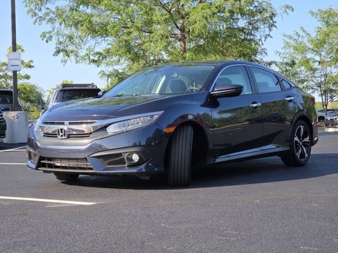 Used 2017 Honda Civic Touring image 21