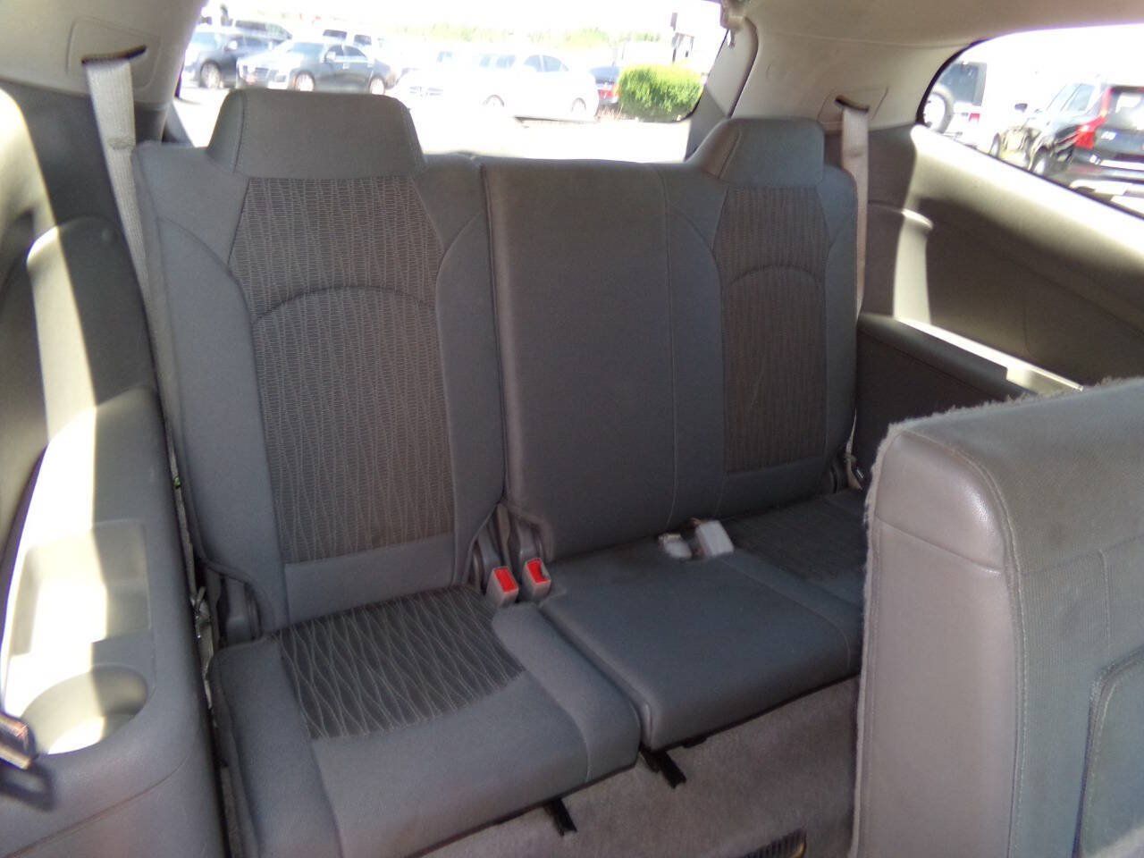Used 2017 Chevrolet Traverse LS FWD image 21