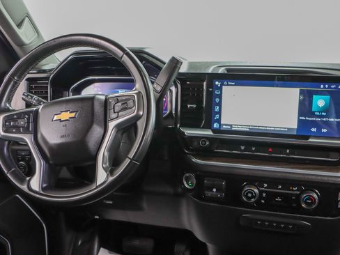 Used 2024 Chevrolet Silverado 3500 LT image 18