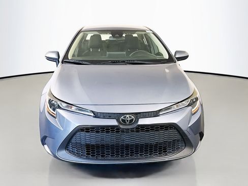Used 2021 Toyota Corolla LE FWD image 2
