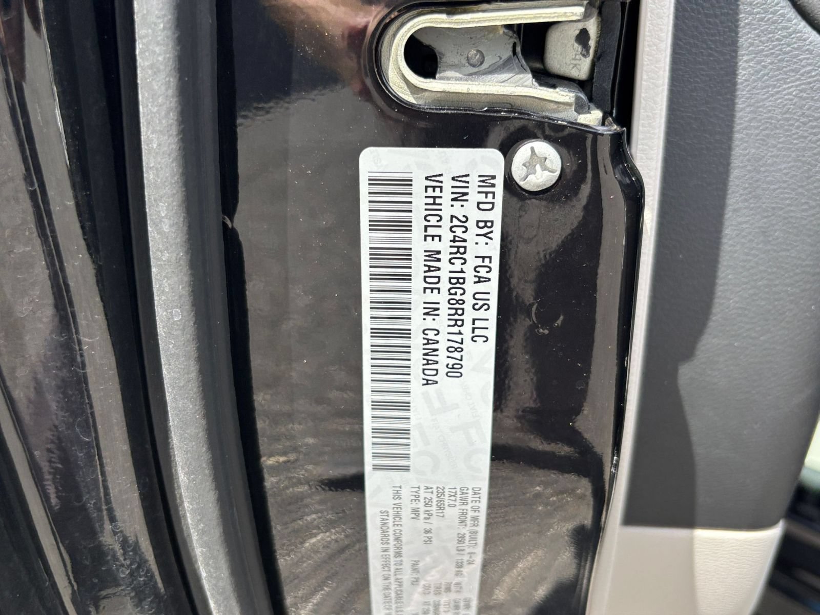 Used 2024 Chrysler Pacifica Touring-L FWD image 31