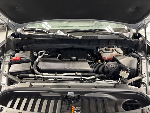 Used 2024 Chevrolet Silverado 1500 LT AWD/4WD image 43